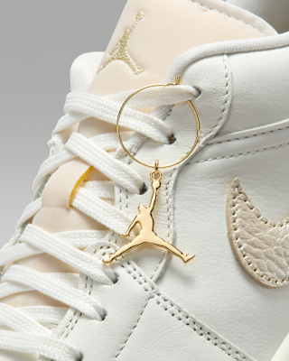 Air Jordan 1 Low SE Women's Shoes. Nike JP